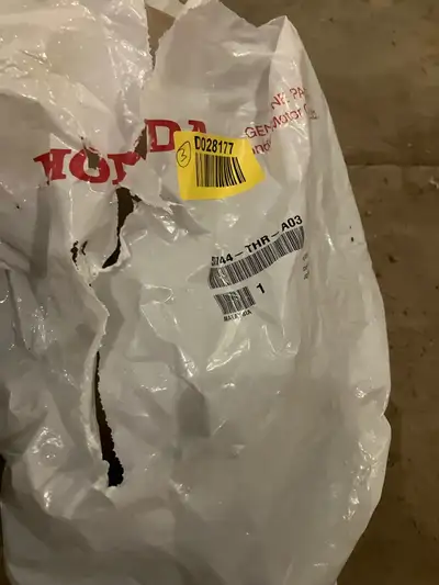 Right rear spring for a 2018 Honda odyssey used spring but come with brand new lower mount