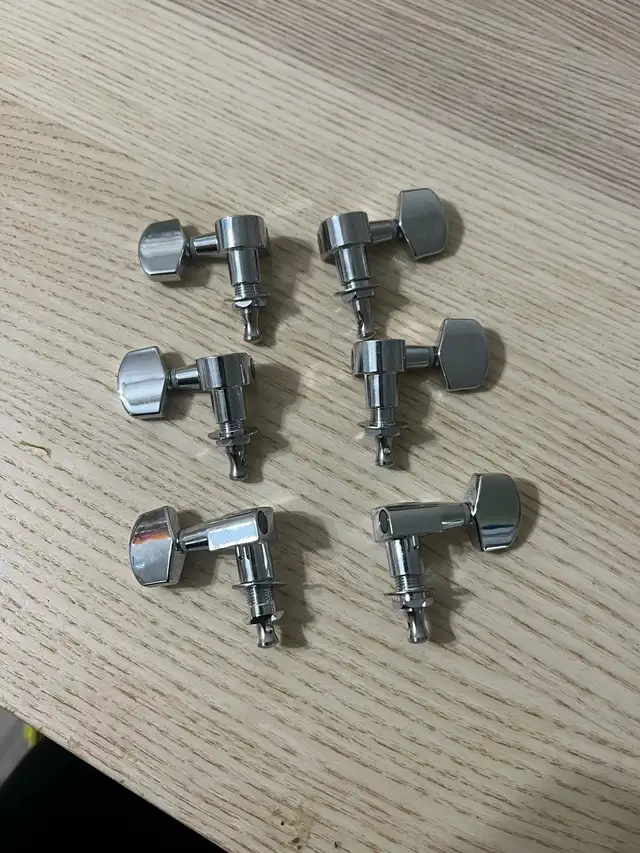 taylor guitar tuners in Guitars in Dartmouth - Image 4