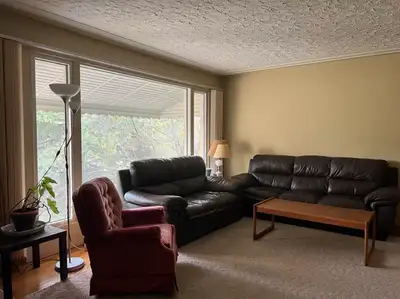 Room for rent walk to LRT in university area