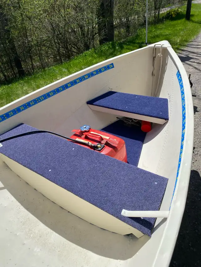 14’ Aluminum fishing boat in Powerboats & Motorboats in Peterborough - Image 8