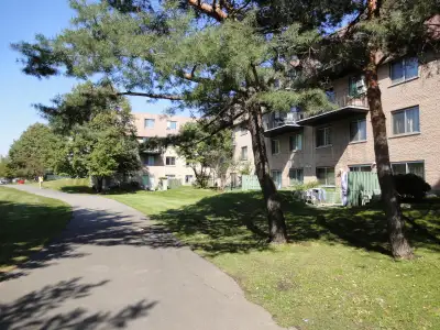 Brossard beau 41/2 libre 1er Juillet