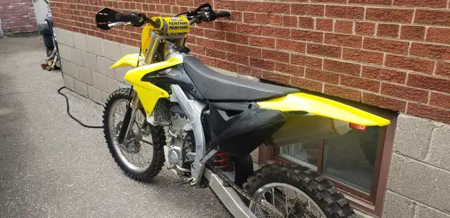 Suzuki RMZ 450 in Dirt Bikes & Motocross in Mississauga / Peel Region - Image 3