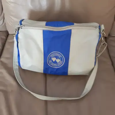 BEAU SAC BLEU+GRIS 8"HAUTx14"LARGE POUR ÉCOLE OU AUTRE: $15.00, View more