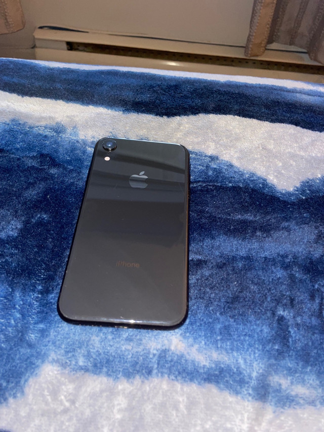 iPhone XR 64g a vendre négociable  dans Téléphones cellulaires  à Trois-Rivières - Image 2