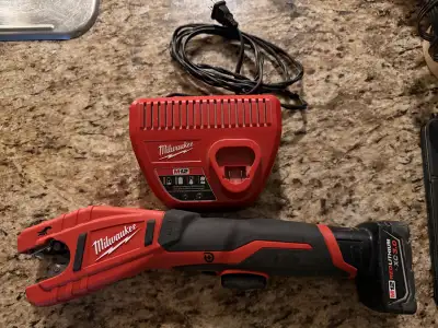 Milwaukee Tool M12 12V Lithium-Ion Cordless Copper Tubing Cutter, View more