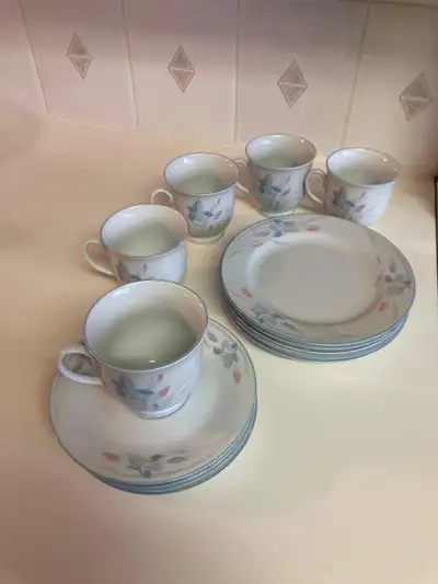 Iris Fresh Flowers by Excel – White & Blue & Pink Flowers, View more