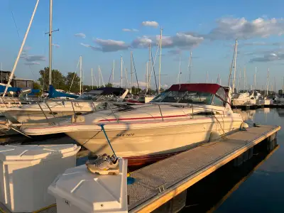 1990 Sea Ray 310 in excellent condition. 11’5” beam. 34’ LOA. Twin Mercruiser 5.7 engines run smooth...