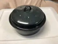 Metal Round Camping Pot With Lid.