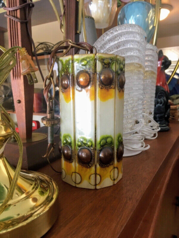 Groovy vintage glass pendant light lampe retro dans Éclairage intérieur et plafonniers  à Ville de Montréal - Image 3