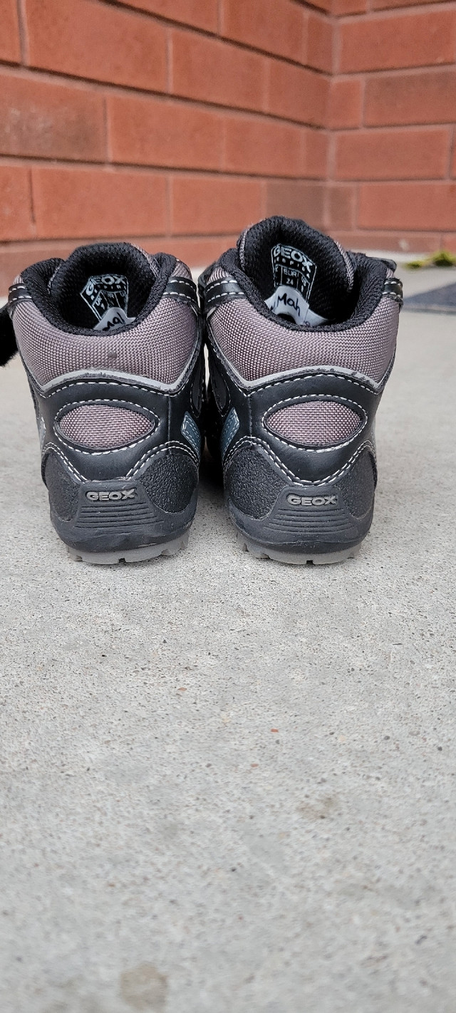 Geox Nubuck sized 8 toddler.  dans Vêtements - 18 à 24 mois  à Région de Markham/York - Image 4