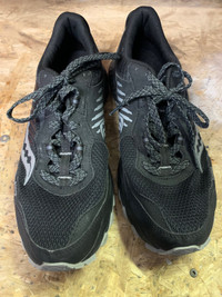 Men’s running shoes size 10.5 (never worn)