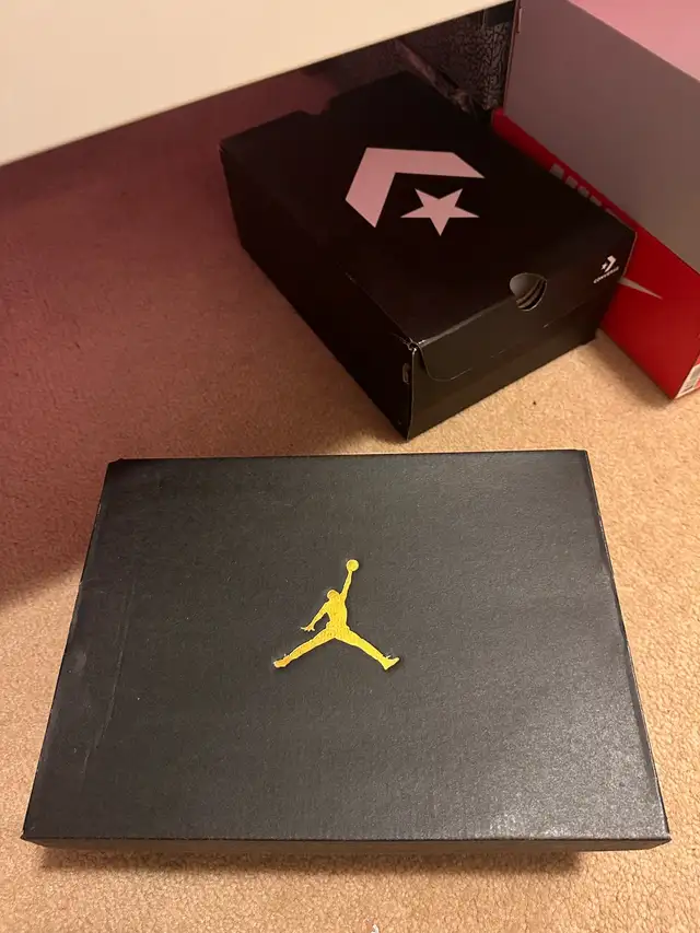 jordan 1s low royal toe in Women's - Shoes in Ottawa - Image 4