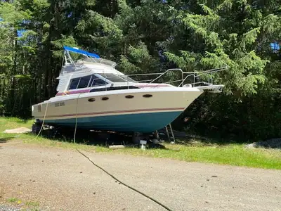 OPEN FOR OFFERS OR TRADES: Listing for family. As is also on marketplace. Twin engine 1987 Bayliner...