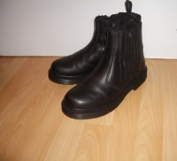 Dr. Martens - bottes -- shoes boots - size  40 eu/ 9 US fem/ 8 m