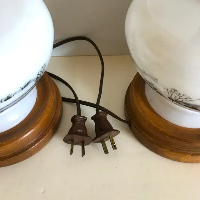 Vintage Currier & Ives Milk Glass And Wood 18" Tall Table Lamps in Indoor Lighting & Fans in Markham / York Region - Image 10