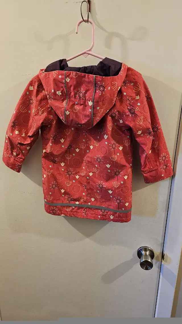 girls moutian co-op mec rain jacket. 3-4  in Kids & Youth in Edmonton - Image 8