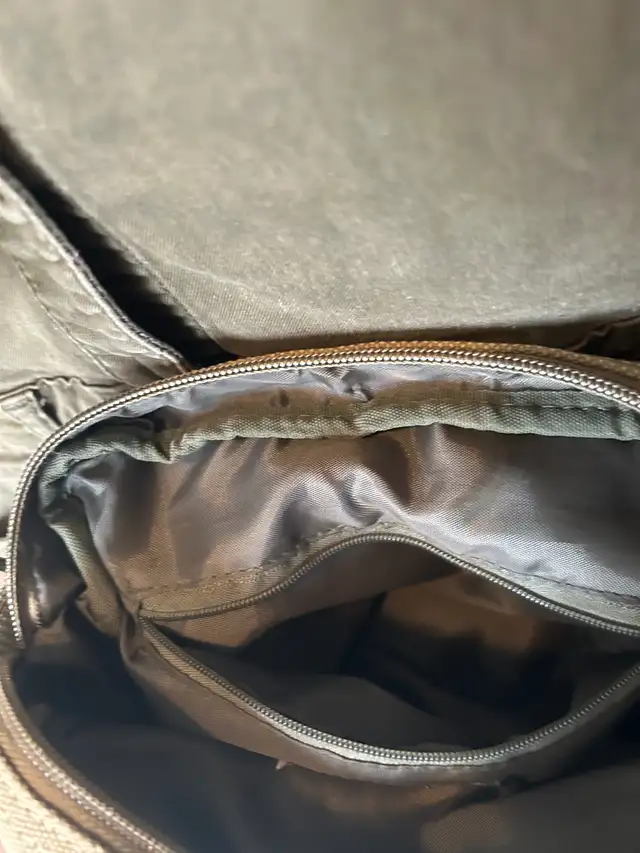 Diesel* canvas crossbody bag in Women's - Bags & Wallets in Barrie - Image 5