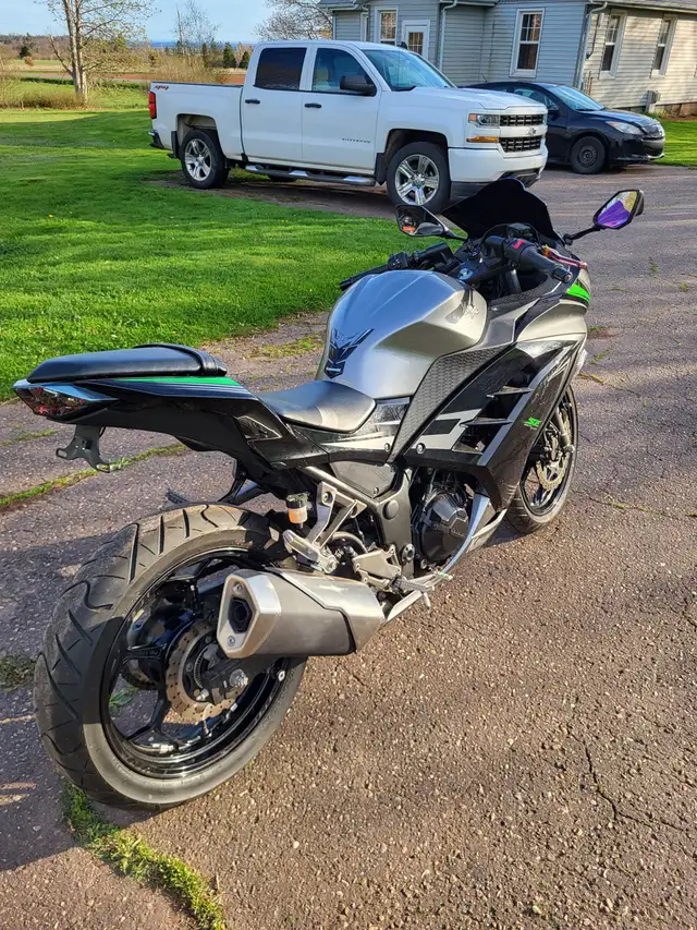 2013 Kawasaki Ninja 300  in Sport Bikes in Charlottetown - Image 6