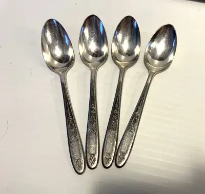 Vintage Oneida Community Plate Silverware, 1921 Grosvenor Pattern, Silver-plated Flatware
