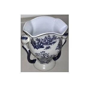 Antique French Porcelain Renaissance Blue & White Vase in Arts & Collectibles in Oshawa / Durham Region - Image 4