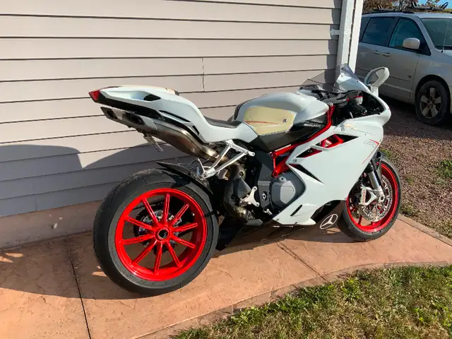 Motorcycle in Sport Bikes in Charlottetown - Image 4