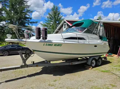 Bateau en très bonne état prêt pour la saison ☺️ - Réfrigérateur 12v - 2 Éviers - Toilettes/2 douche...