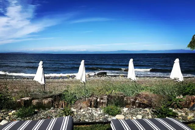 WINTER RENTALS on the beach 2 bedroom incl utilities ful equiped63738355626755120