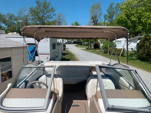 Regal Bowrider 1800 - 4.3 litres in Powerboats & Motorboats in Sherbrooke - Image 4