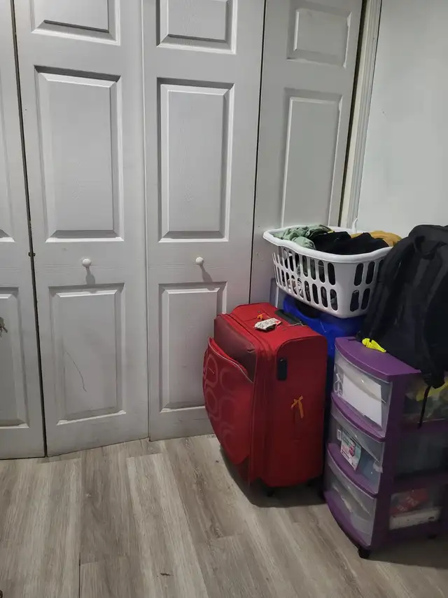 ROOM IN SHARING FOR 1 GIRL WITH PUNJABI FOOD-$500-MALTON-1ST SEP in Room Rentals & Roommates in Mississauga / Peel Region - Image 3