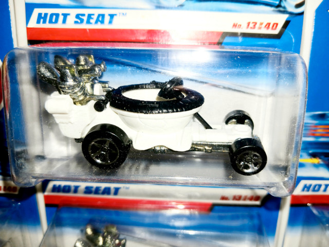 HOT WHEELS lot of 8 - HOT SEAT "TOILETTE" CAR 1997 Toilet Mobile in Toys & Games in Hamilton - Image 4