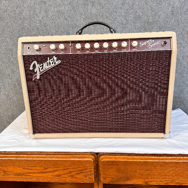 Fender Super Sonic 22 Blonde Combo 1 x 12 Speaker in Amps & Pedals in Winnipeg