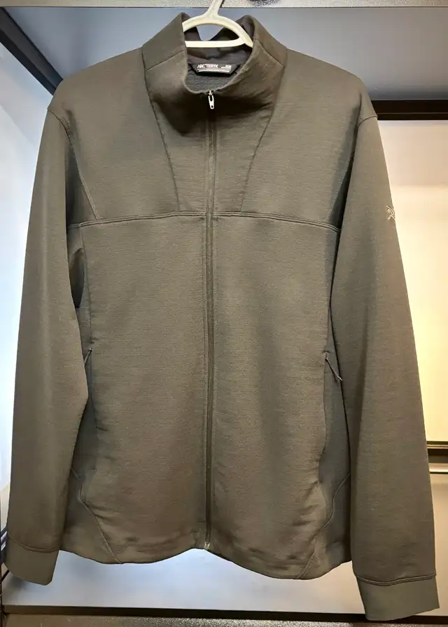 Arc’teryx Men's Rethel Jacket Medium Black in Men's in Calgary - Image 2