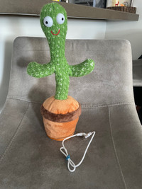 Singing cactus toy 