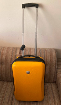 20” it-luggage hardshell Expandable carry-on luggage suitcase