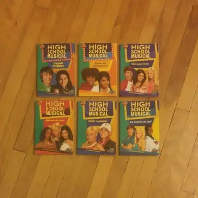 13 LIVRES: HIGH SCHOOL MUSICAL. CAMP ROCK. HANNAH MONTANA. Etc., View more