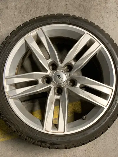 5x120mm holes 72.5mm center bore 18x8J 225/40 R18 92T