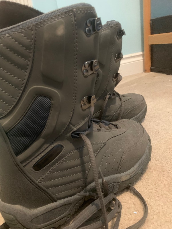 Snowboard boots Snowboard Saskatoon Kijiji