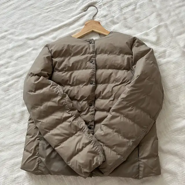 Muji Women's Lightweight Down Collarless Jacket Puffer Sz M in Women's - Tops & Outerwear in Markham / York Region - Image 2