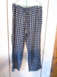 men's plaid flannel pajamas (L)