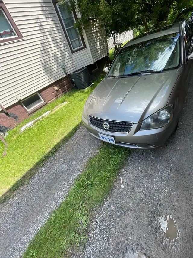 2006 Nissan Altima in Cars & Trucks in St. Catharines - Image 2