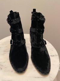 Authentic brand new Lord and Taylor women's boots