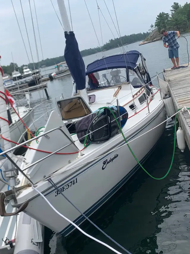 Catalina 1992 30 Sailboat in Sailboats in Oakville / Halton Region - Image 3