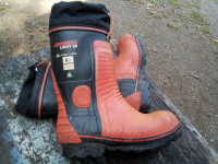 Selling a pair of lumber jack work boots
