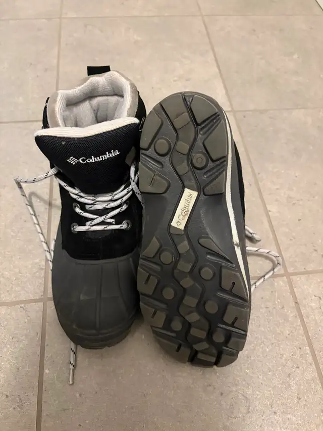 Columbia Women’s winter boots in Women's - Shoes in Calgary - Image 3