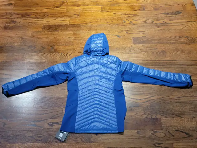 Women's Karbon Lightweight  Puffer Jacket, Size Small. New !! in Women's - Tops & Outerwear in City of Toronto - Image 5