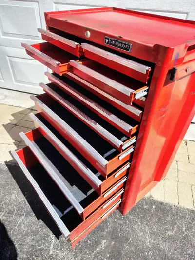 Vintage Mastercraft 12 drawer tool chest. 42" tall x 27" wide x 18" deep. In VERY GOOD condition. Al...