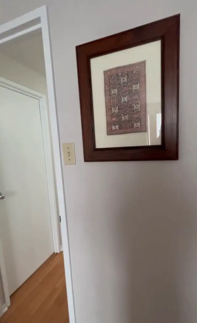 Furnished Room in Kanata - Female Roomate only 63234528347265123