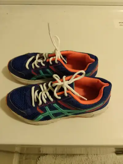 Women's Asics Running Shoes Size 5 1/2, View more