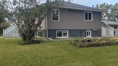 This 3 bedroom main floor suite is located in a mature, beautiful and centrally located neighborhood...