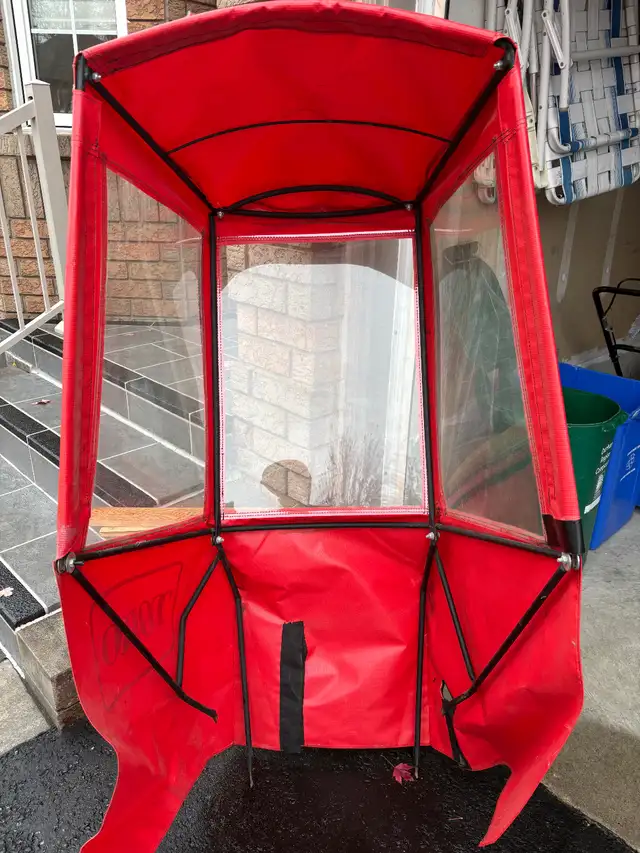 Toro snow blower protective tent in Snowblowers in Oshawa / Durham Region - Image 4